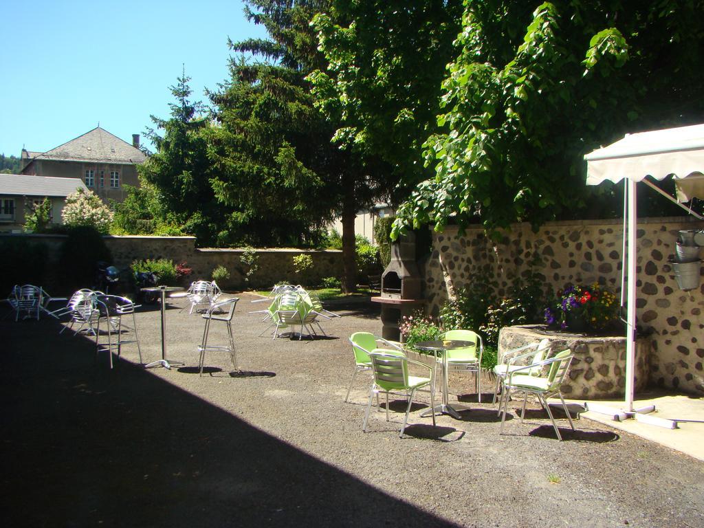 Aux Globe-Trotters Hotel Murat  Exterior photo